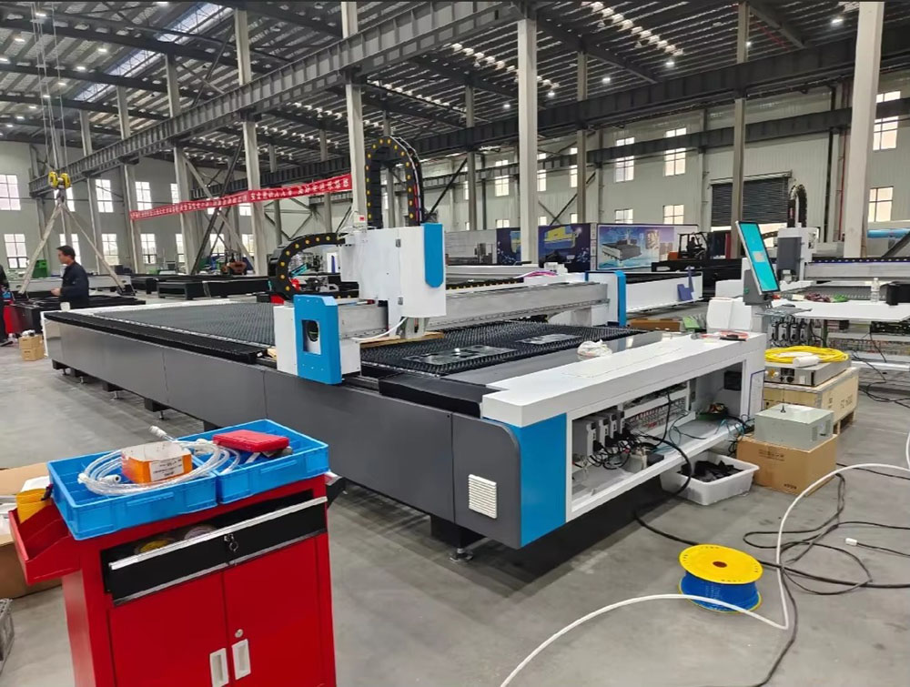 工業用 3000W CNC ファイバーレーザー切断機鋼銅金属 - Metal Laser Cutter Head のレビューと価格